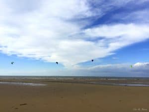 ile de re kite surfers