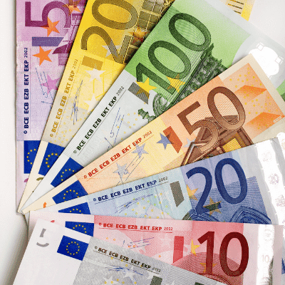 What currency does France use? MUST-KNOW money tips for Paris!