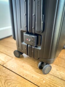 carl friedrik carry-on pro luggage review spinner wheels